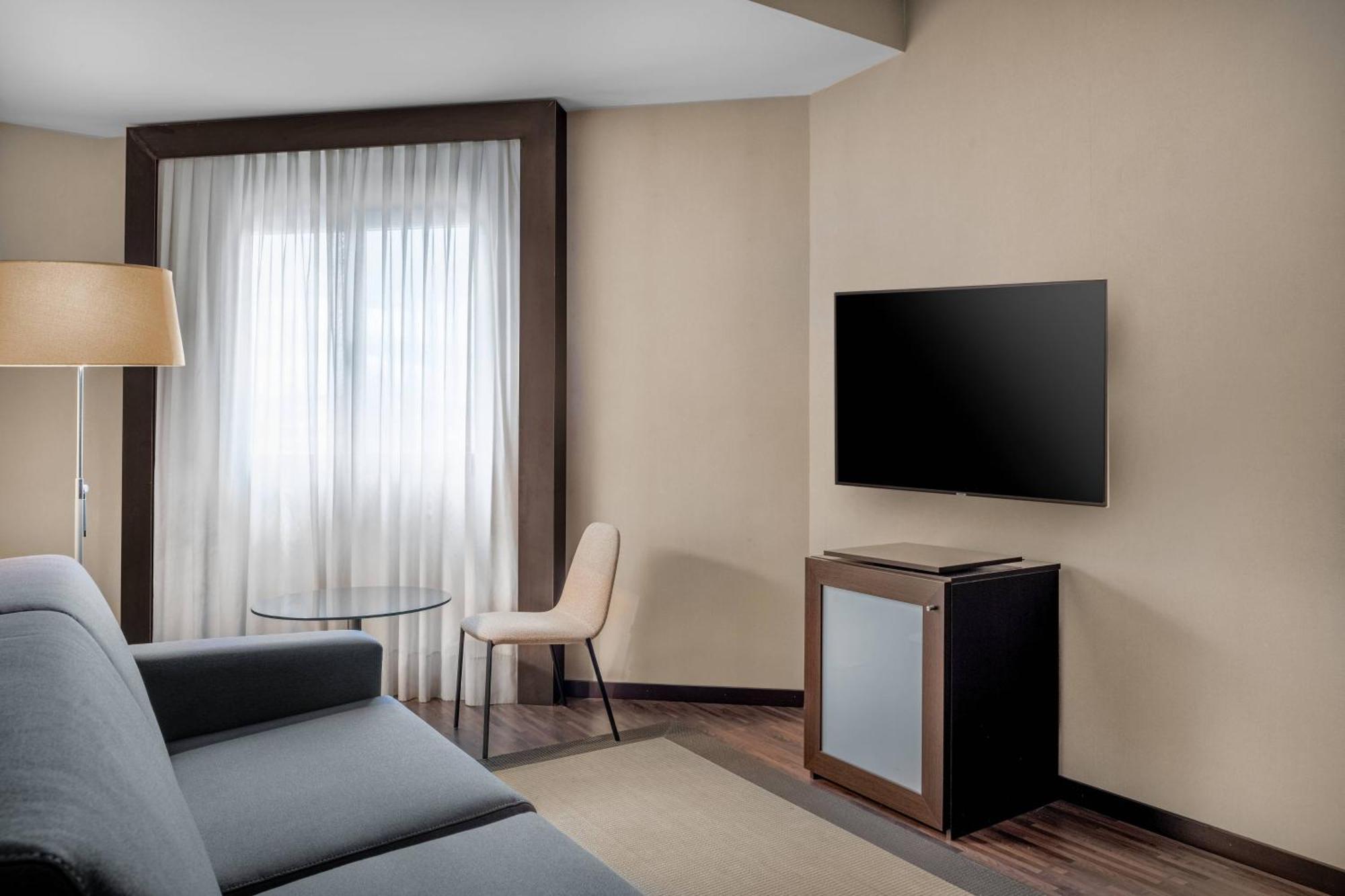 Ac Hotel Oviedo Forum By Marriott Luaran gambar
